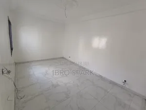 1chbre Chambre et salon dans Primo Sn, Grand Yoff à Louer