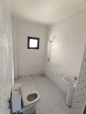 1chbre Chambre et salon dans Primo Sn, Grand Yoff à Louer