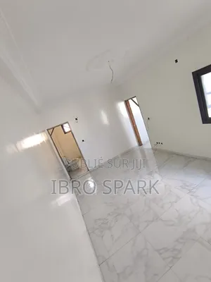 1chbre Chambre et salon dans Primo Sn, Grand Yoff à Louer