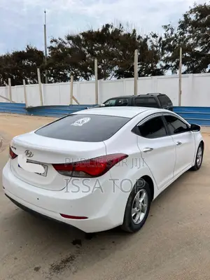 Hyundai Avante 2015 Blanc