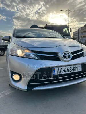 Toyota Verso 2016 Gris