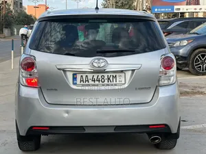 Toyota Verso 2016 Gris