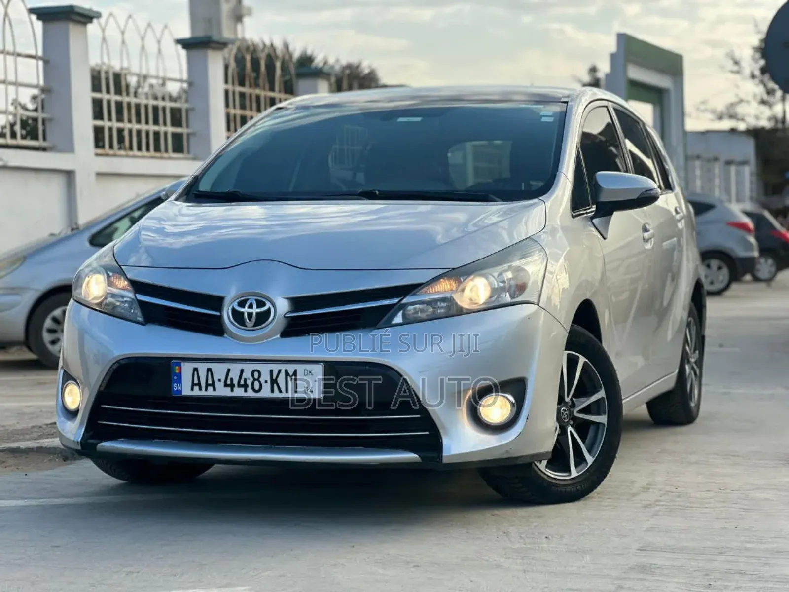 Toyota Verso 2016 Gris