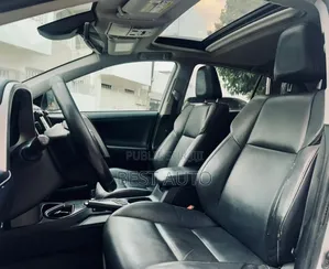 Toyota RAV4 2018 Blanc