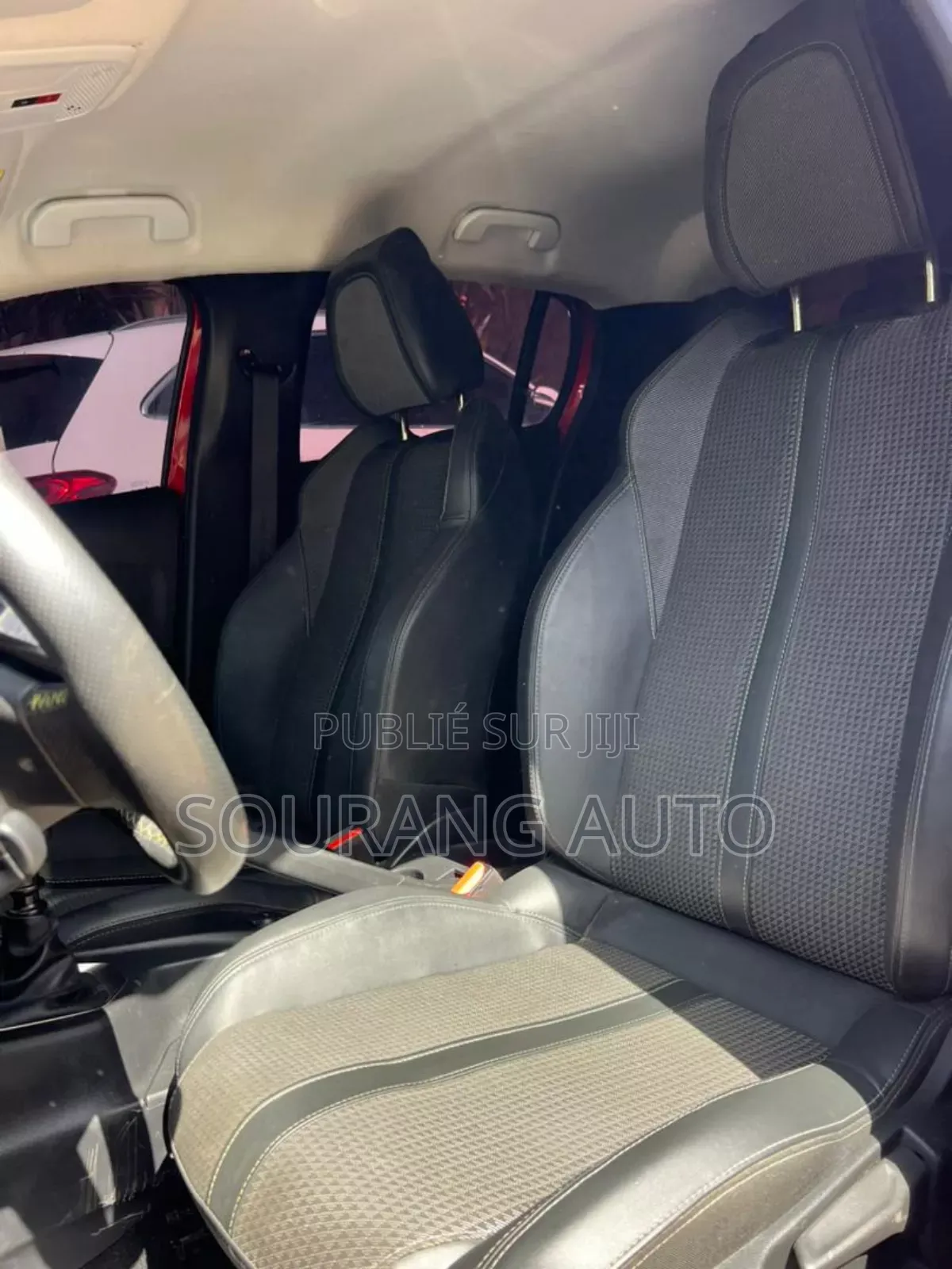 Peugeot 208 2023 Rouge