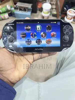 Playstation Vita En Bon État Avec Des Jeux