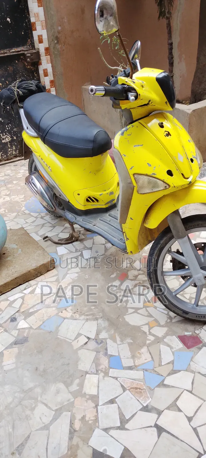 Piaggio Trotinette 2015 Jaune