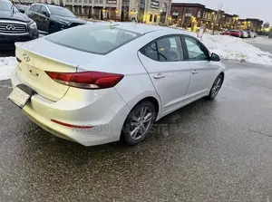Hyundai Elantra 2019 Gris