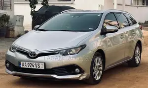 Toyota Auris 2017 Gris