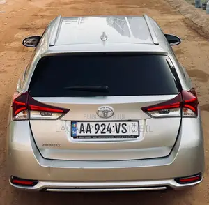Toyota Auris 2017 Gris
