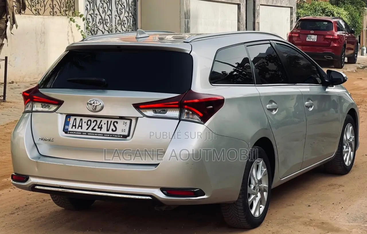 Toyota Auris 2017 Gris
