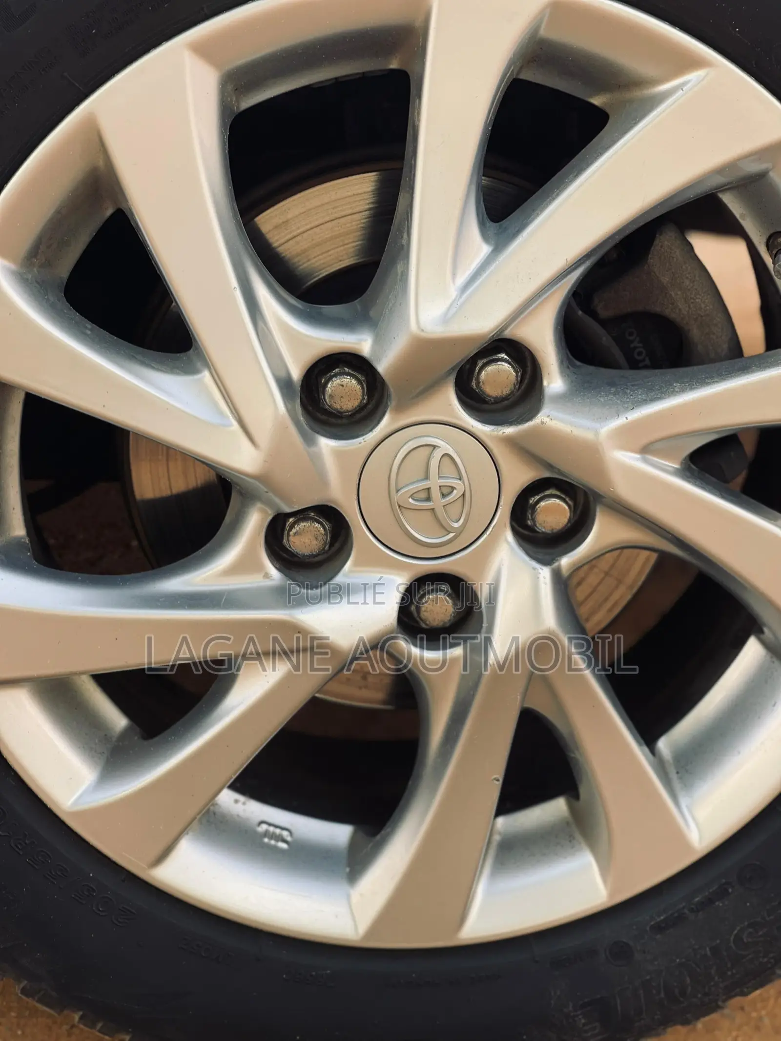 Toyota Auris 2017 Gris