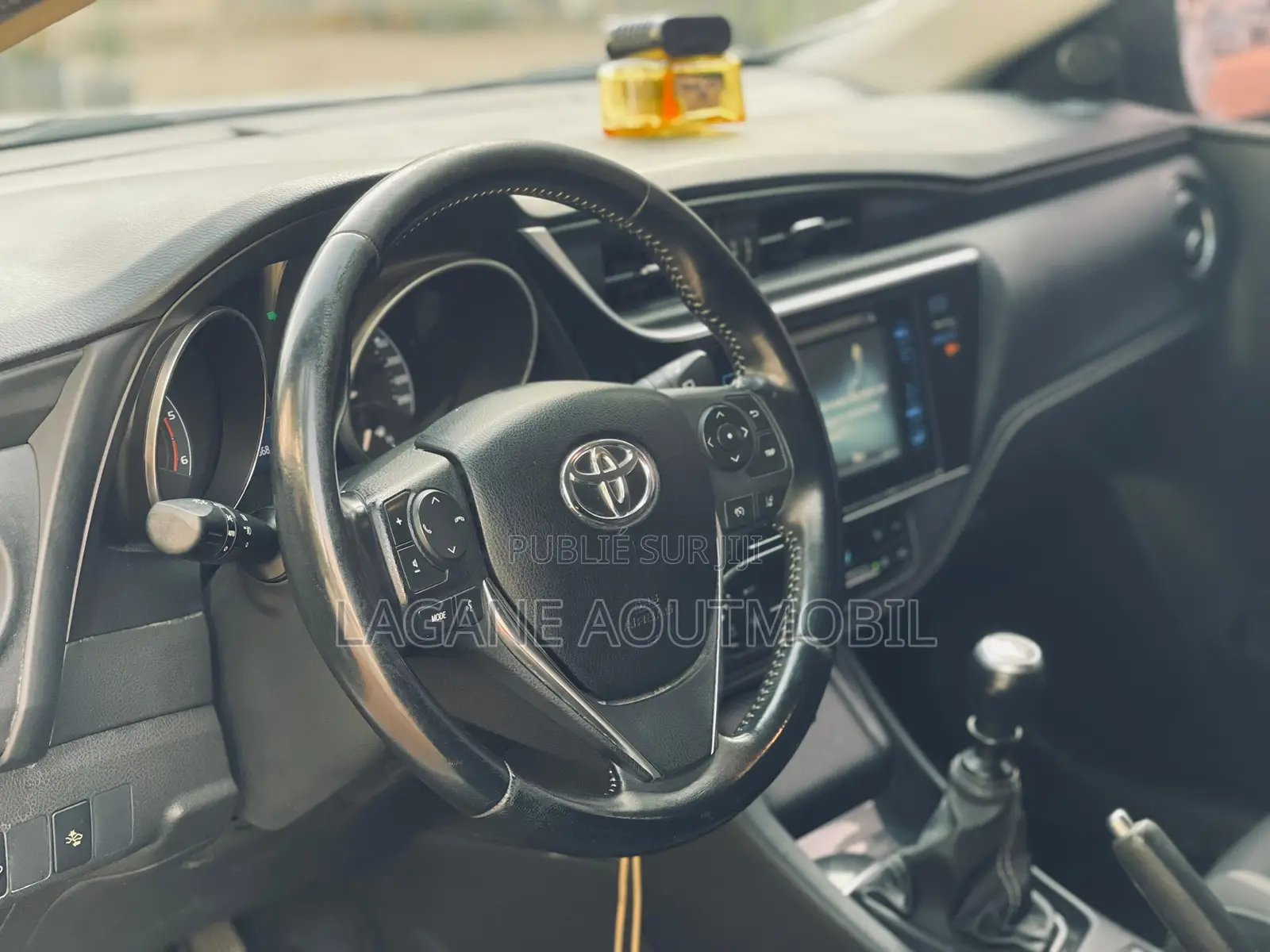 Toyota Auris 2017 Gris