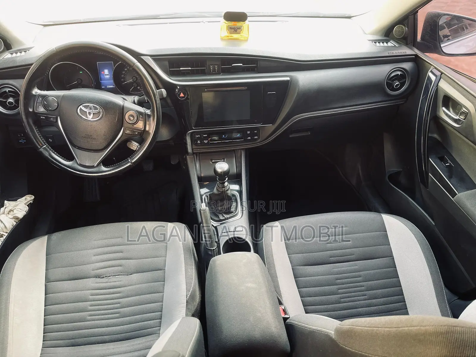 Toyota Auris 2017 Gris