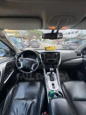 Mitsubishi Montero Sport 2019 Gris