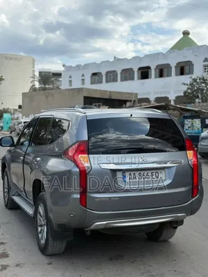 Mitsubishi Montero Sport 2019 Gris