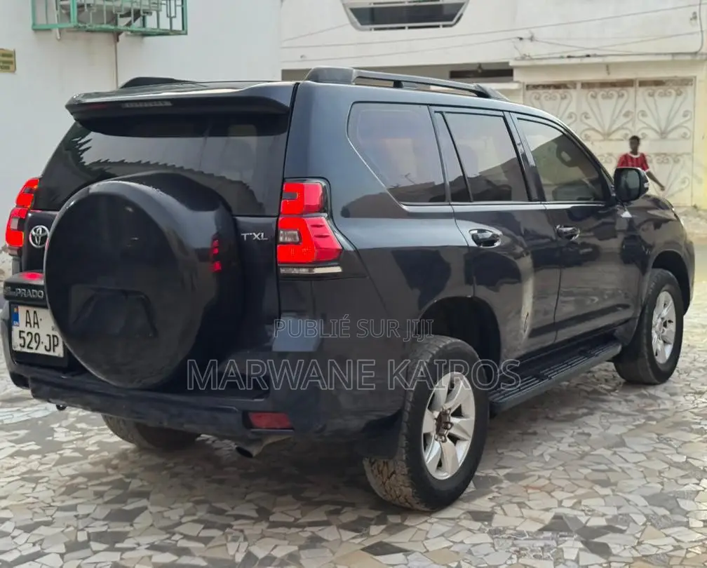Toyota Land Cruiser Prado 2015 Black