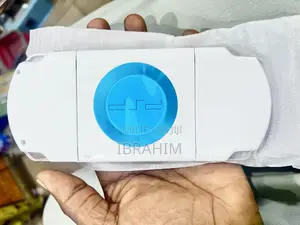 PSP Slim État 10/10 20 Jeux Dans Carton