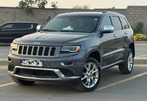 Jeep Grand Cherokee Laredo 4dr SUV 4WD (3.6L 6cyl 8A) 2014 Gris