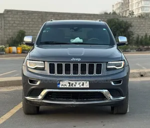 Jeep Grand Cherokee Laredo 4dr SUV 4WD (3.6L 6cyl 8A) 2014 Gris