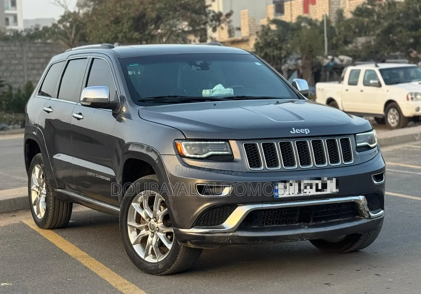 Jeep Grand Cherokee Laredo 4dr SUV 4WD (3.6L 6cyl 8A) 2014 Gris