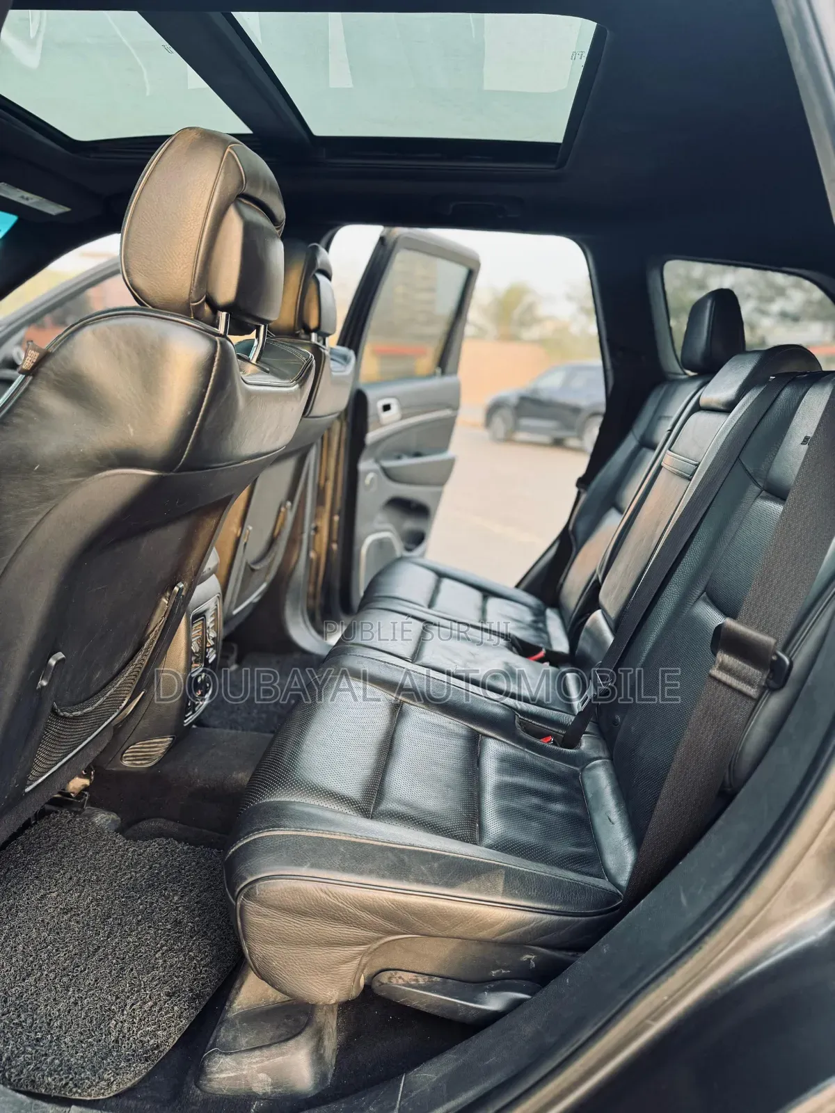 Jeep Grand Cherokee Laredo 4dr SUV 4WD (3.6L 6cyl 8A) 2014 Gris