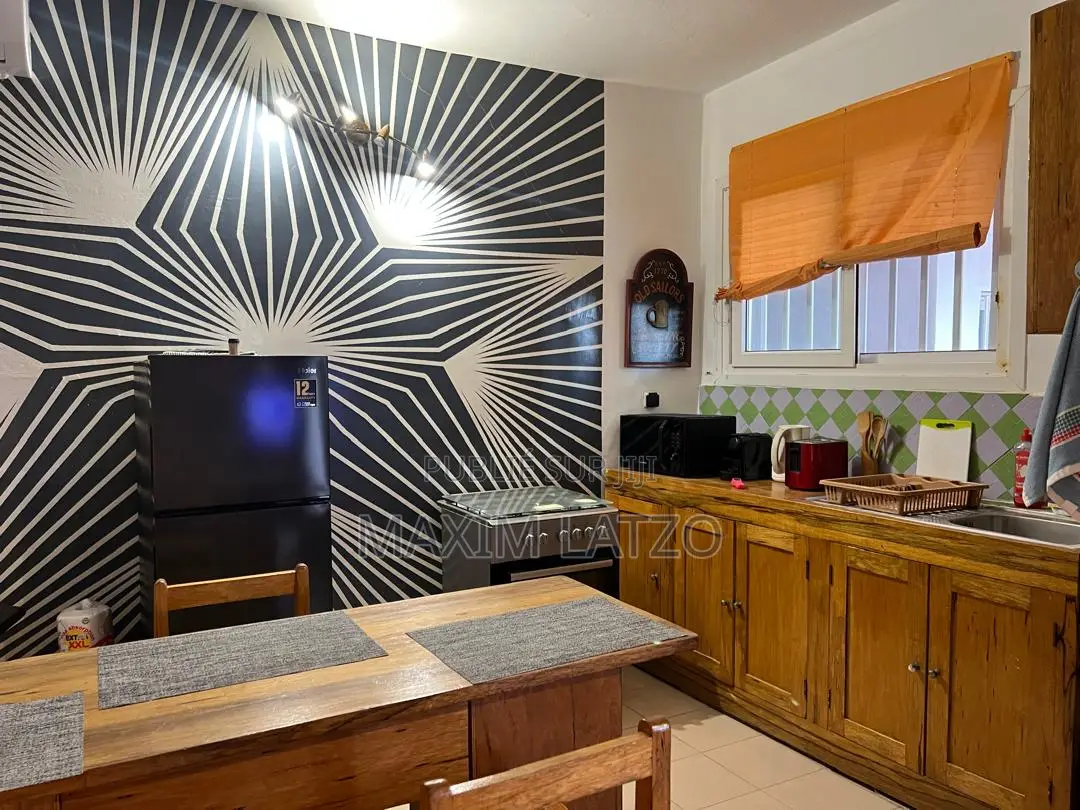 Furnished 1chbre Appartement dans Yoff à Louer