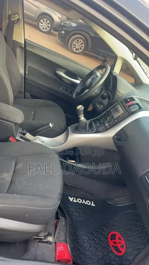 Toyota Auris 2012 Black