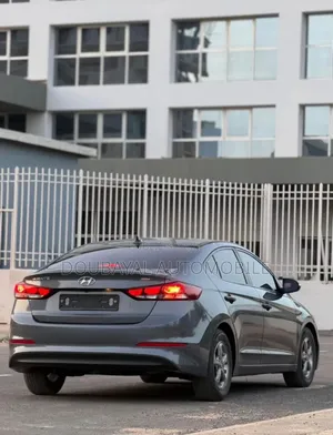 Hyundai Avante 2017 Black