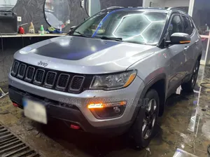 Jeep Boussole Trailhawk 4x4 2018 Blue