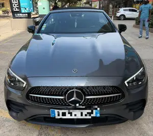 Mercedes-Benz E200 2022 Gris