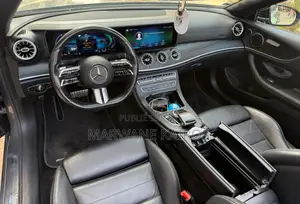 Mercedes-Benz E200 2022 Gris