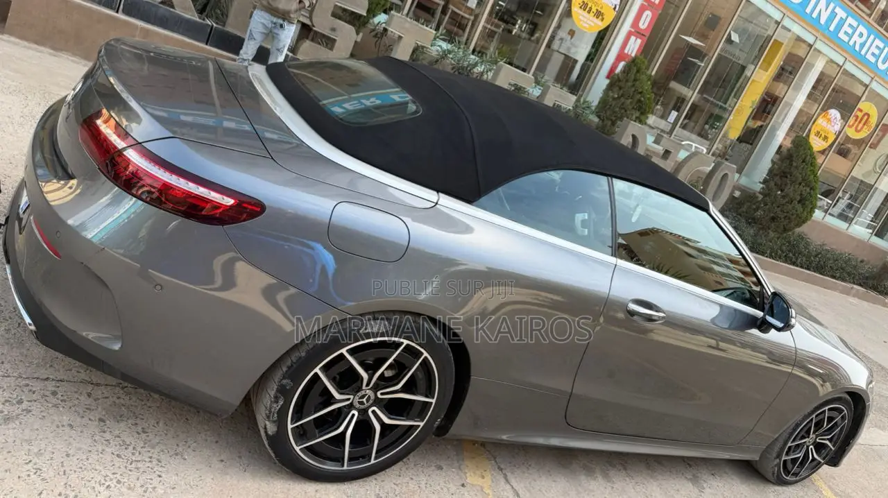 Mercedes-Benz E200 2022 Gris