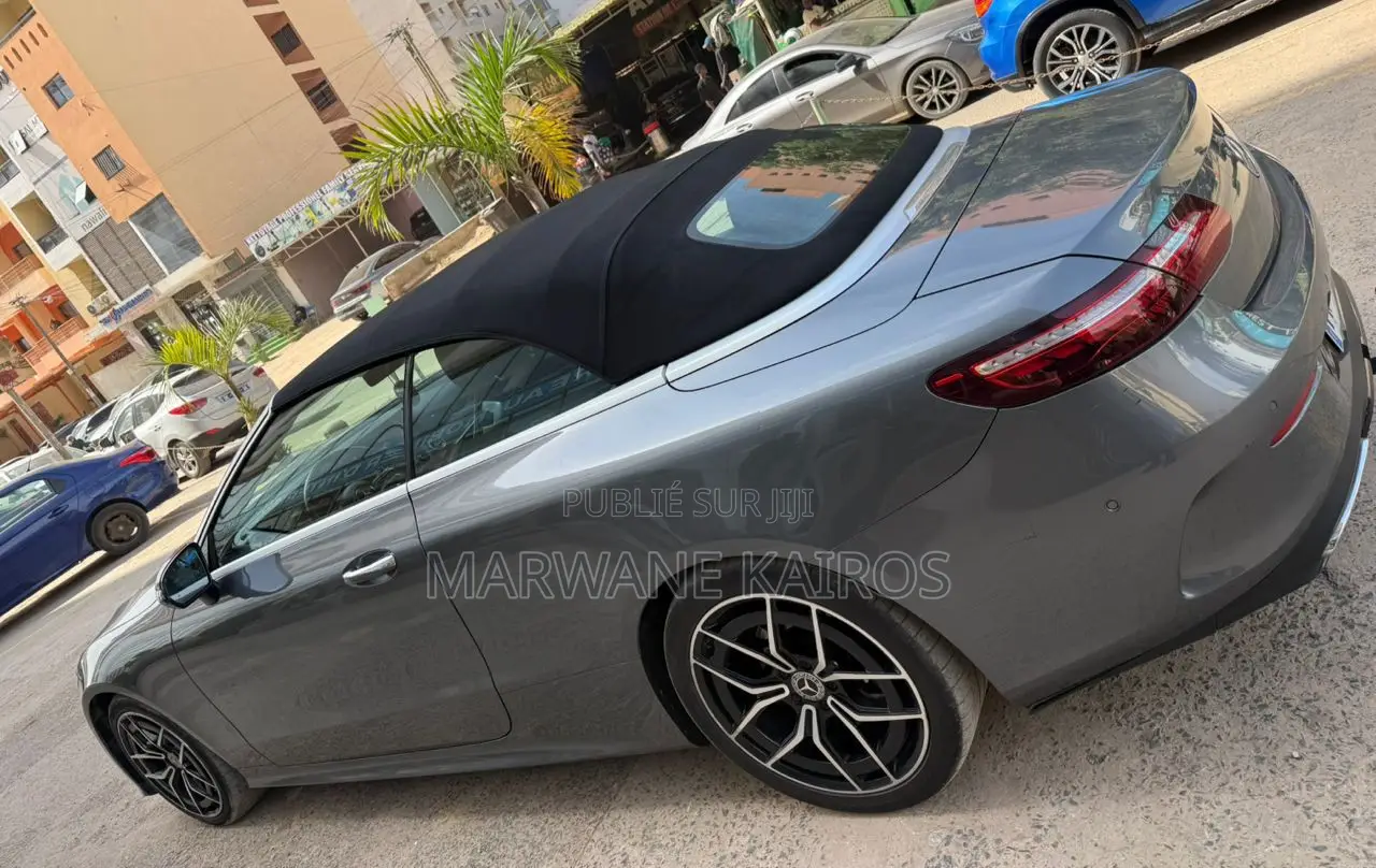 Mercedes-Benz E200 2022 Gris