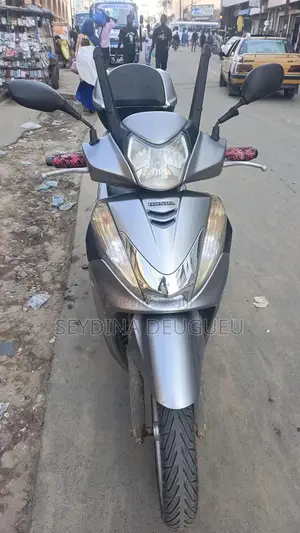 Honda Super Hawk 2019 Gris