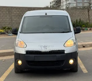 Peugeot Partenaire 2017 Gris