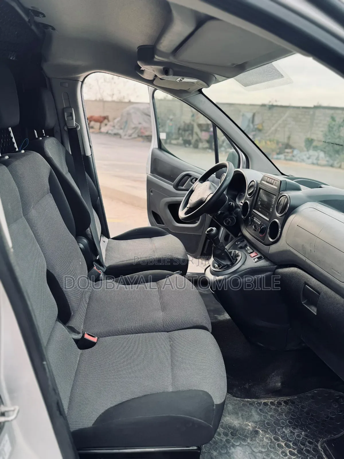 Peugeot Partenaire 2017 Gris