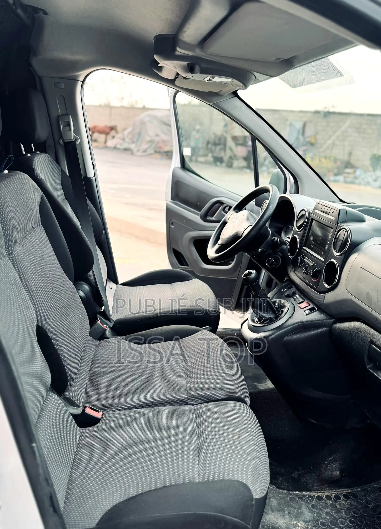 Peugeot Partenaire 2017 Gris