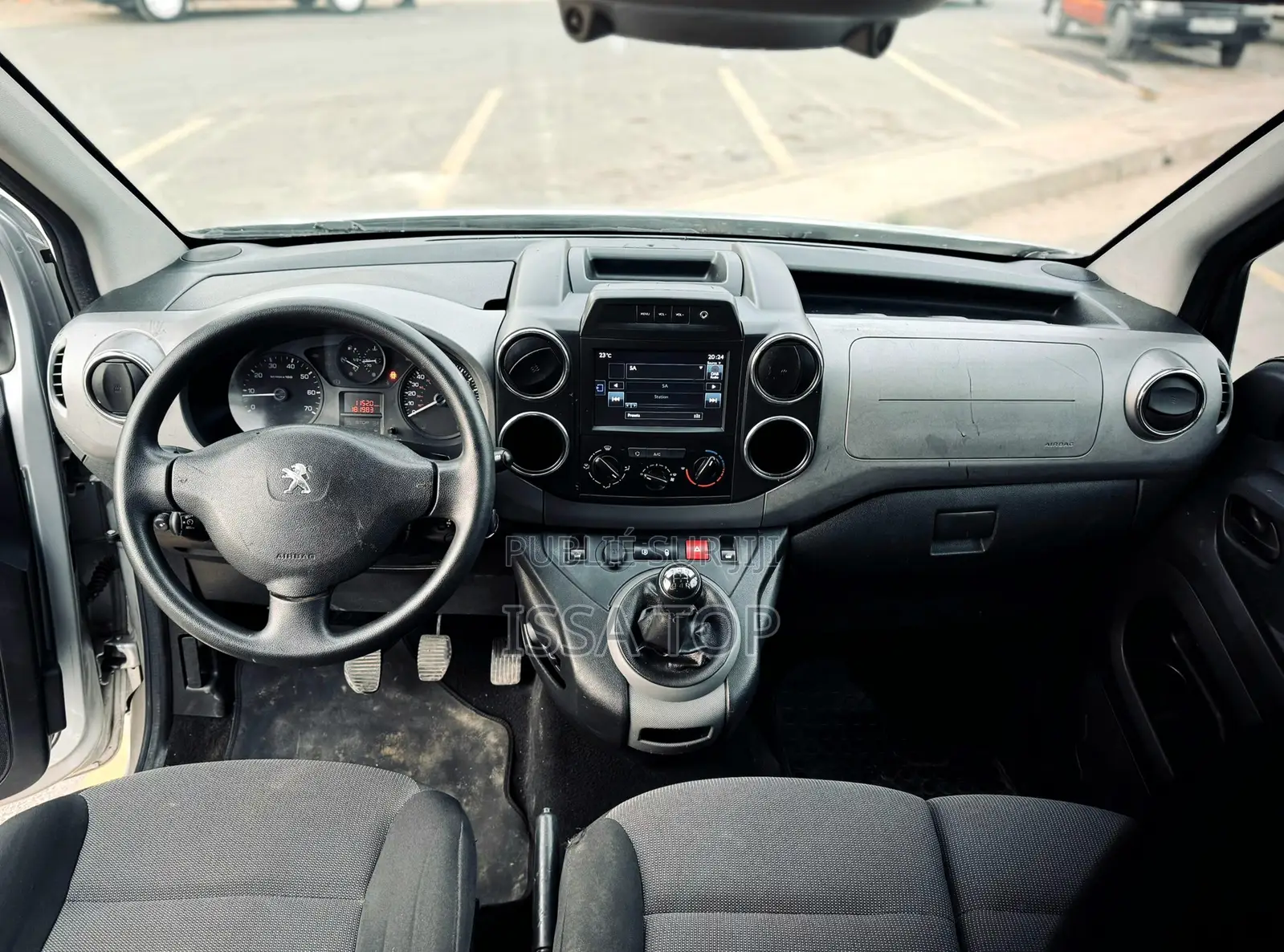 Peugeot Partenaire 2017 Gris