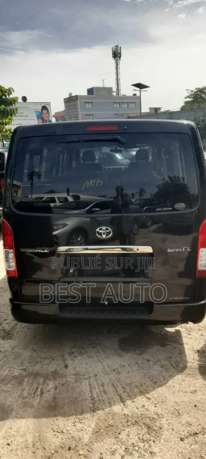Toyota HiAce 2017 Black