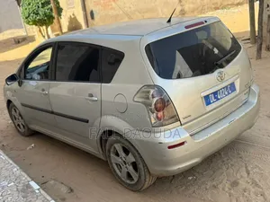 Toyota Verso 2009 Gris