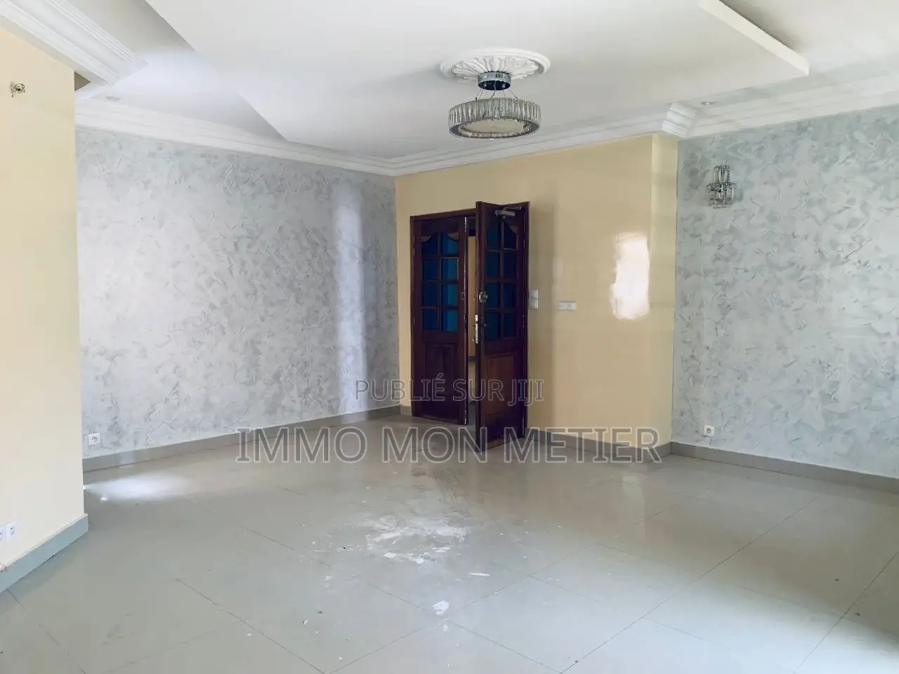 3chbre Appartement dans F4 Aux Mamelles, Ouakam à Louer