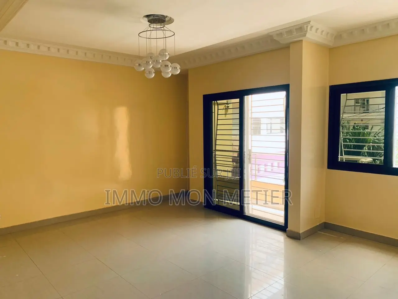 3chbre Appartement dans F4 Aux Mamelles, Ouakam à Louer