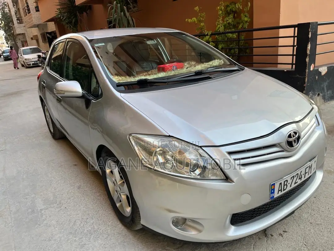 Toyota Auris 2012 Gris