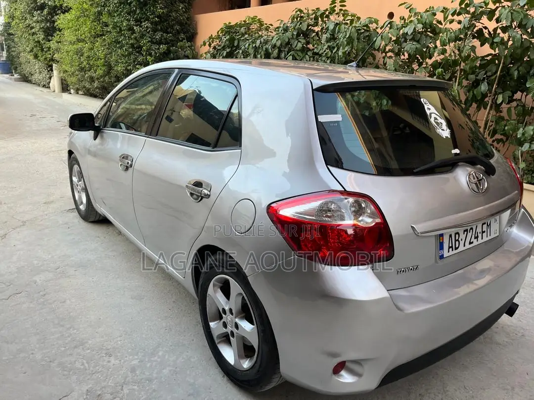 Toyota Auris 2012 Gris