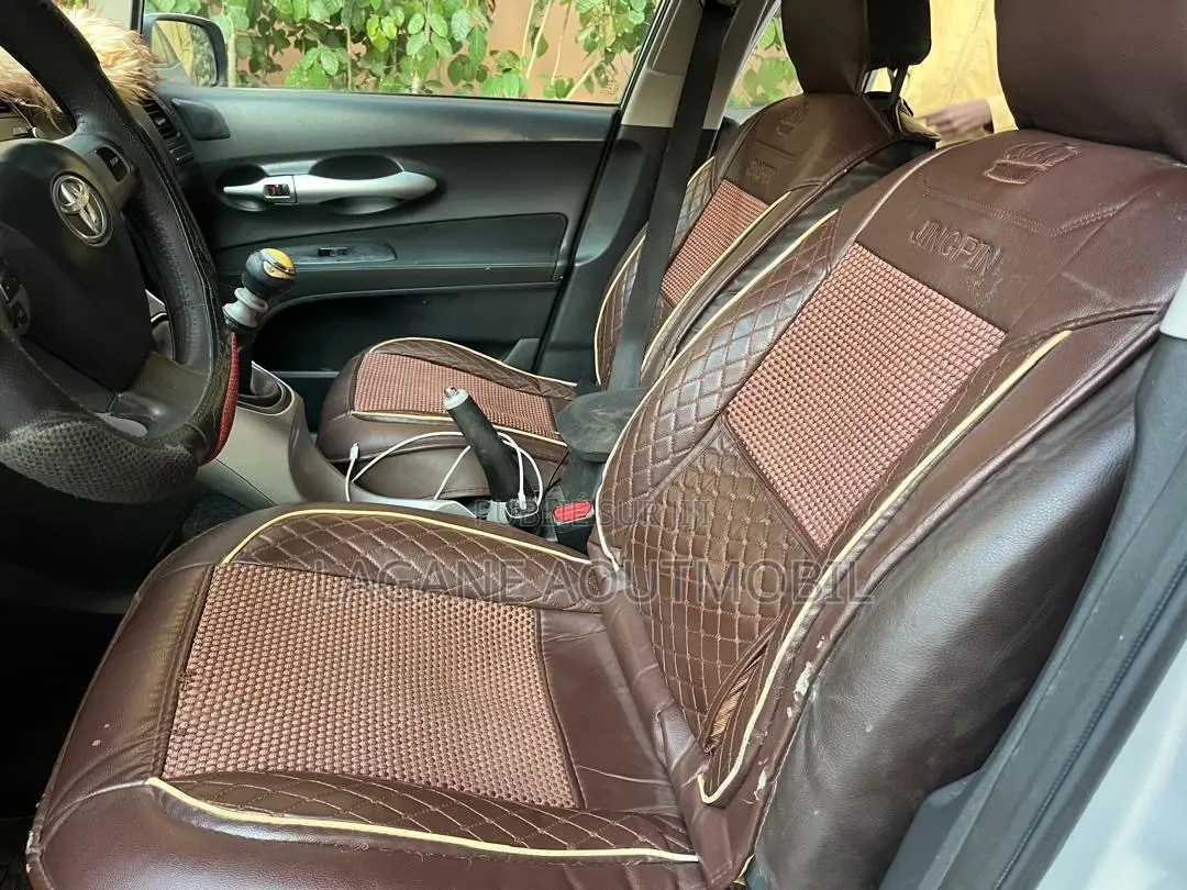 Toyota Auris 2012 Gris