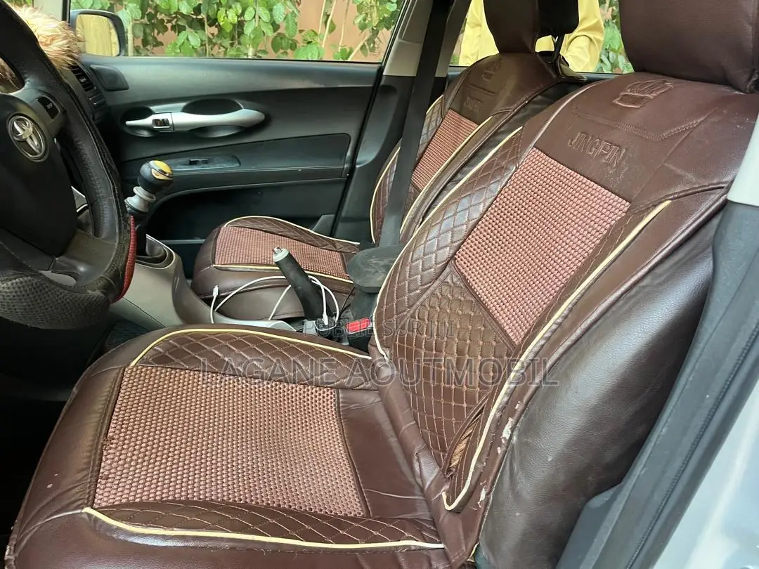 Toyota Auris 2012 Gris