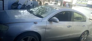 Volkswagen Passat 2.0 Sedan 2010 Gris
