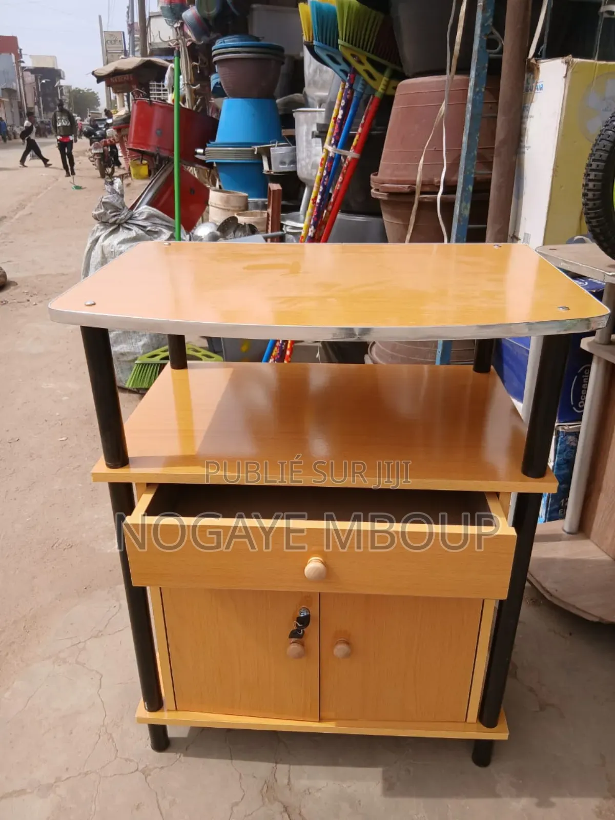 Table Tv Battant Et Tiroir