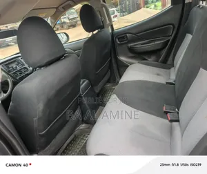 Mitsubishi L200 2022 Gris